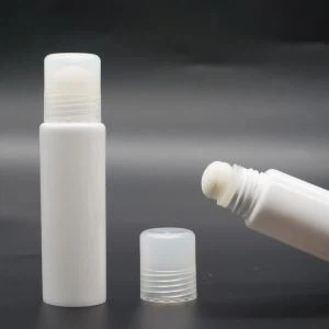 Tub de plàstic del cap de l’esponja i raspall